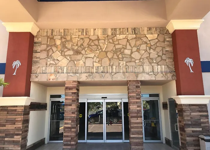 Blue Bay Inn And Suites